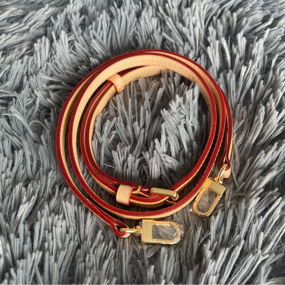 ✨SOLD✨Genuine vachetta strap